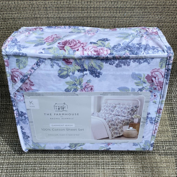The Farmhouse by Rachel Ashwell Other - Shabby Chic The Farmhouse Rachel Ashwell Cross Stitch Rose QUEEN Sheet Set 4pc